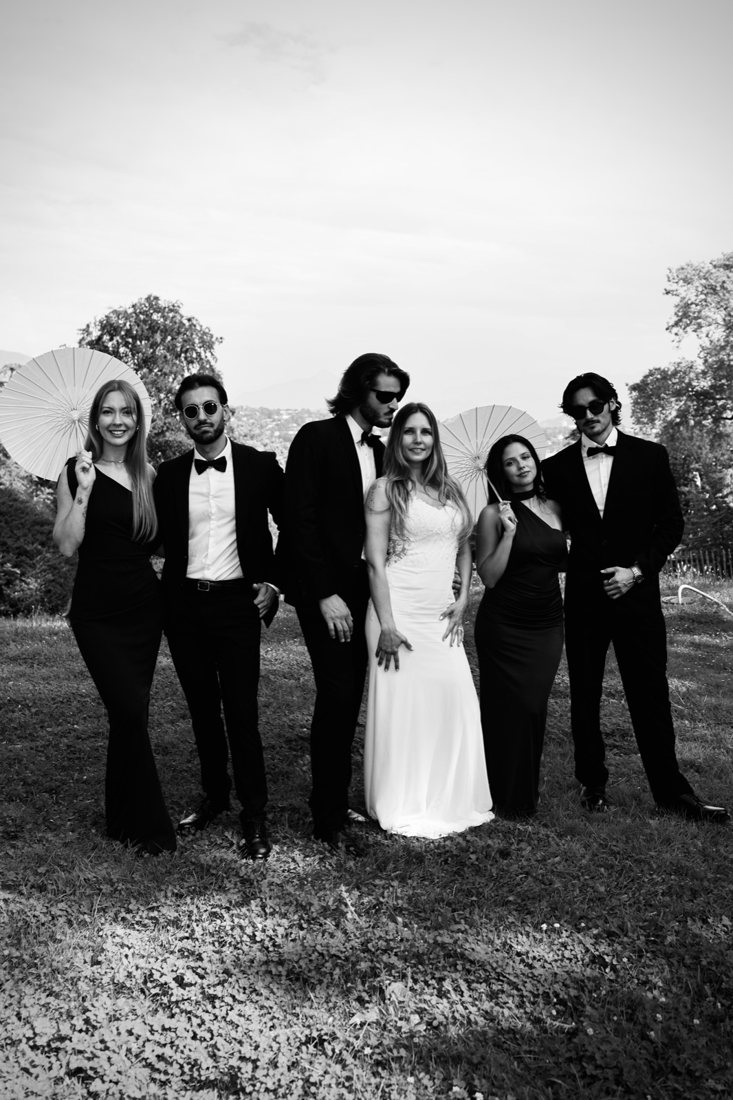 Photographe mariage luxe Genève — Cortege maries noir blanc editorial geneve — Benjamin Pierre